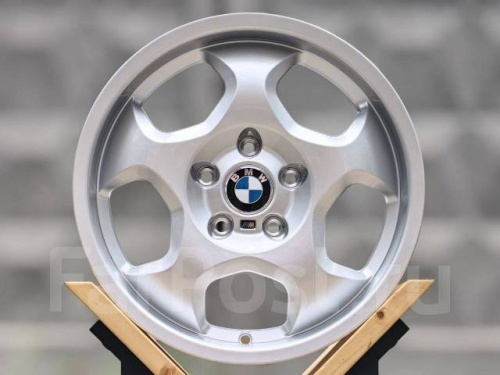 Диск литой REPLICA BMW 7,5J17 PCD5*120 ET36 DIA72,6 Цвет (130181266)
