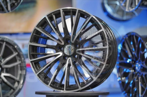 Диск литой REPLICA HRE 8J18 PCD5*114,3 ET35 DIA73,1 Цвет (130306304)