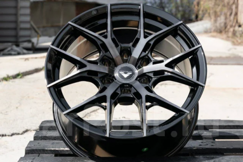 Диск литой REPLICA VORSTEINER 8,5J18 PCD6*139,7 ET20 DIA106,1 Цвет (128413113)